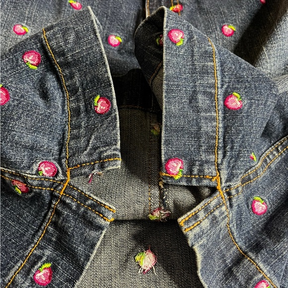 Lilly Pulitzer Embroidered Strawberry Pencil Denim Skirt. Size 6 RN88189. - Picture 12 of 15